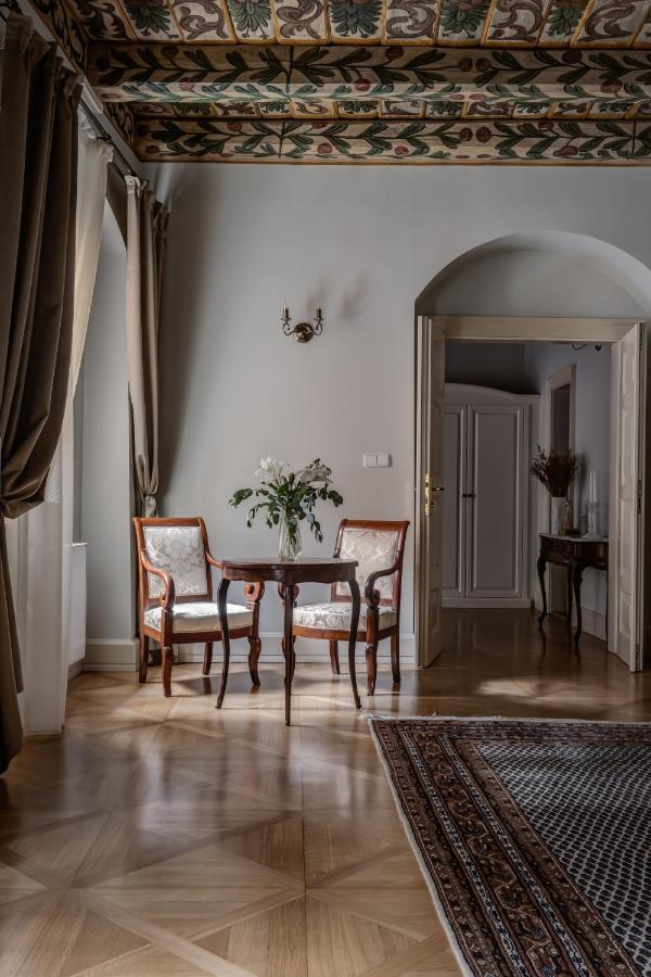Hotel Nerudova 211 Praga